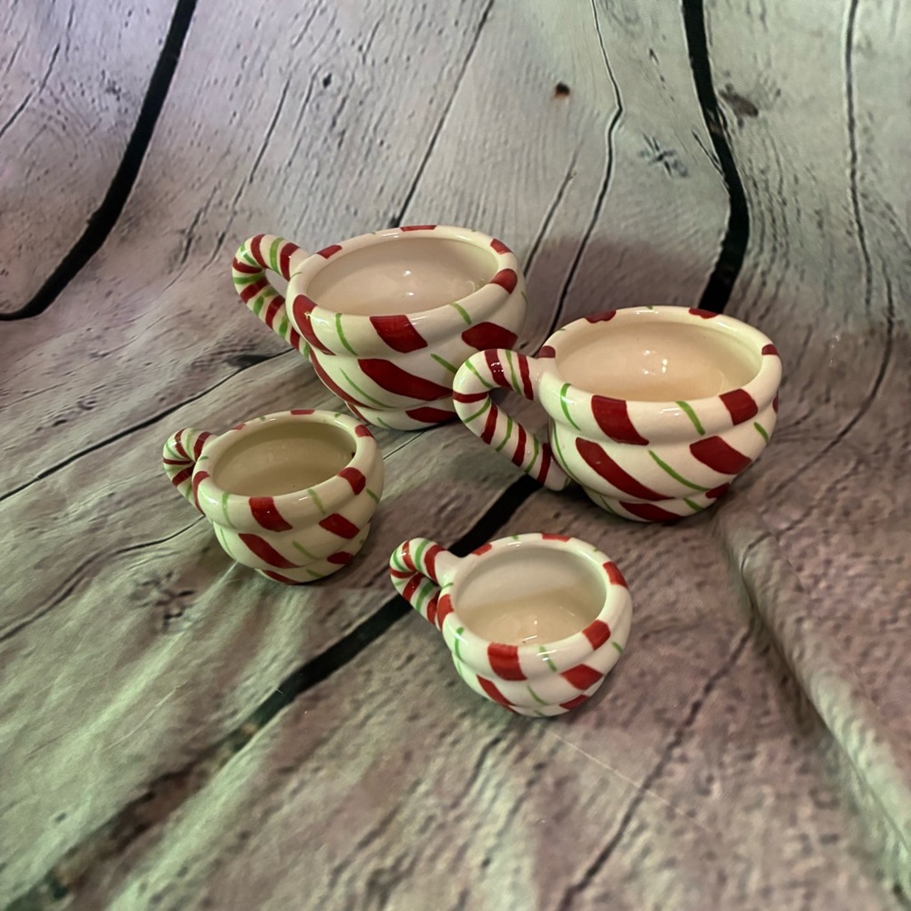 4 PC Christmas Candy Cane Measuring Cups Cooking Utensils Holiday Decor GUC - Picture 4 of 4